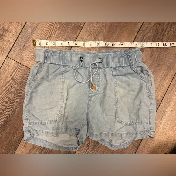 tentree Light Blue Drawstring Chambray Women's Shorts - Picture 2 of 5
